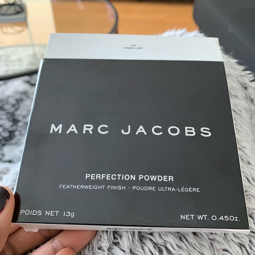 Marc Jacobs Perfection Powder in 100 Finish Line